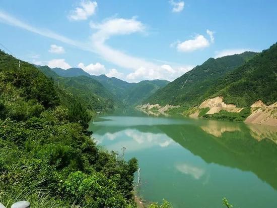 终于被国人“捧红”!车长超5米1,续航1200km